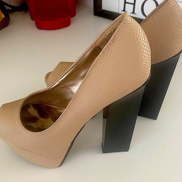 Color Block Green, Black and Nude Open Toed Chucky Platform Heels by Qupid - Picture 3 of 4